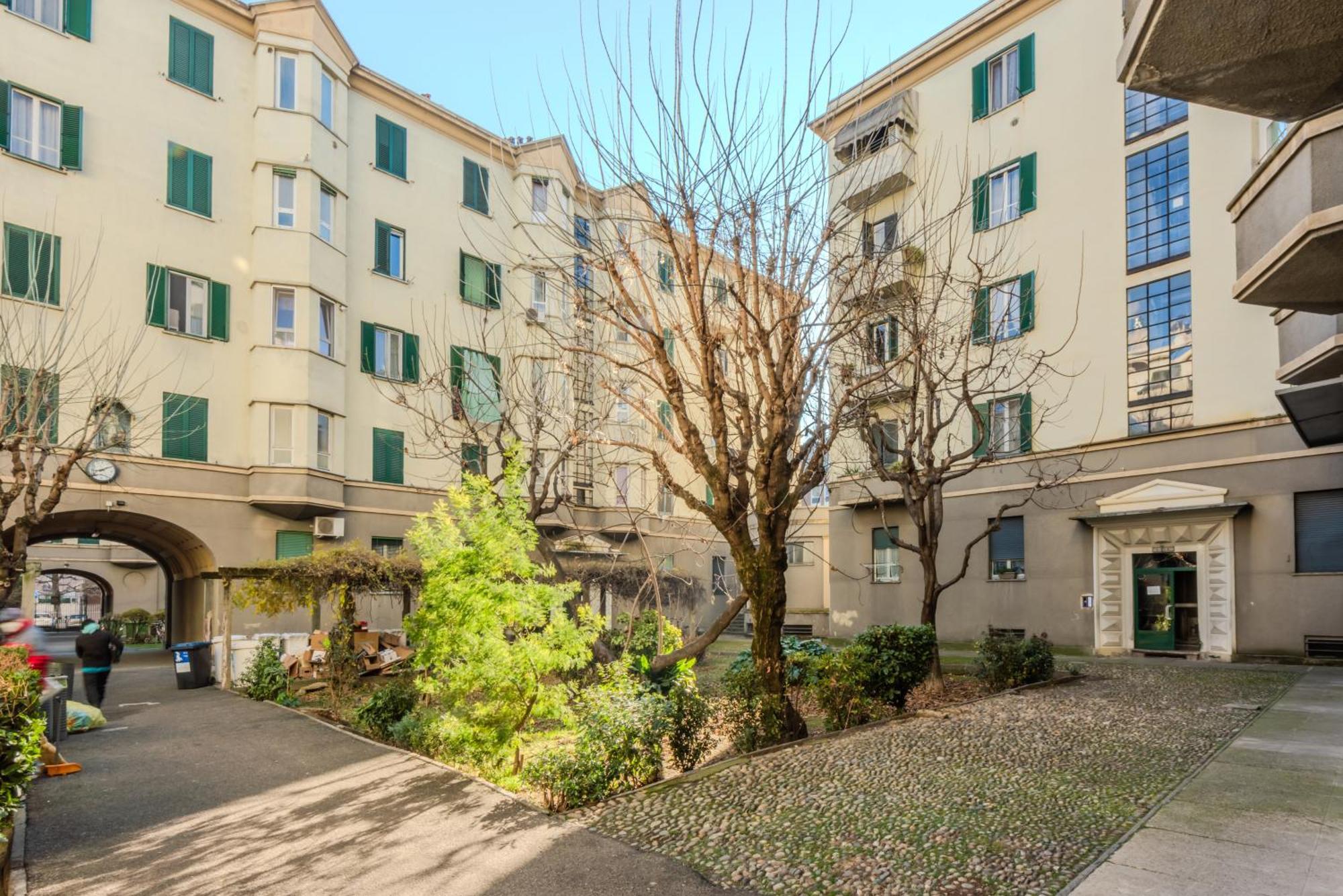 New And Functional Apartments Near The Metro Mailand Exterior foto
